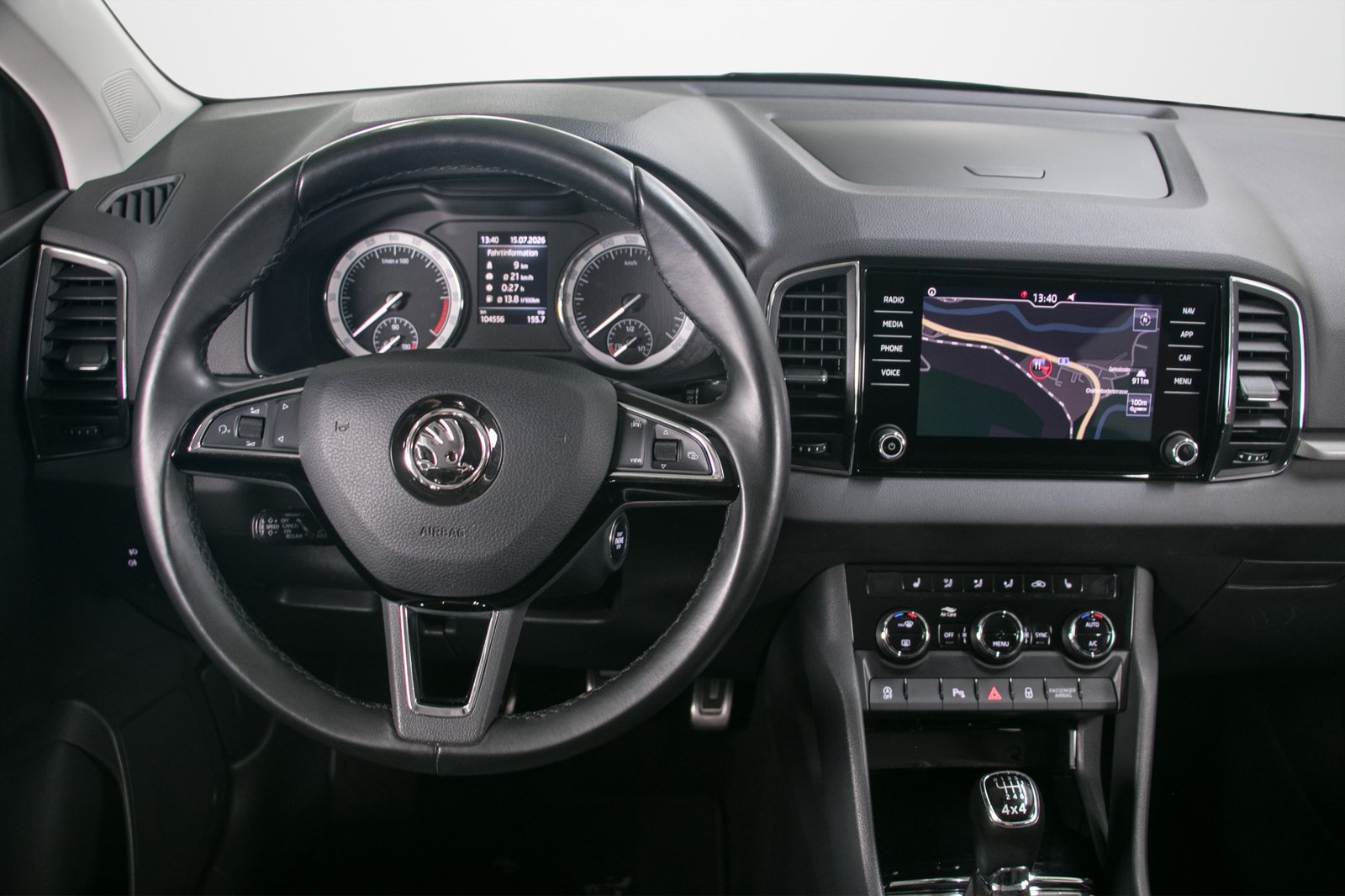 SKODA Karoq 2.0 TDI CR Ambition 4x4, Diesel, Occasion / Utilisé, Manuelle - 5