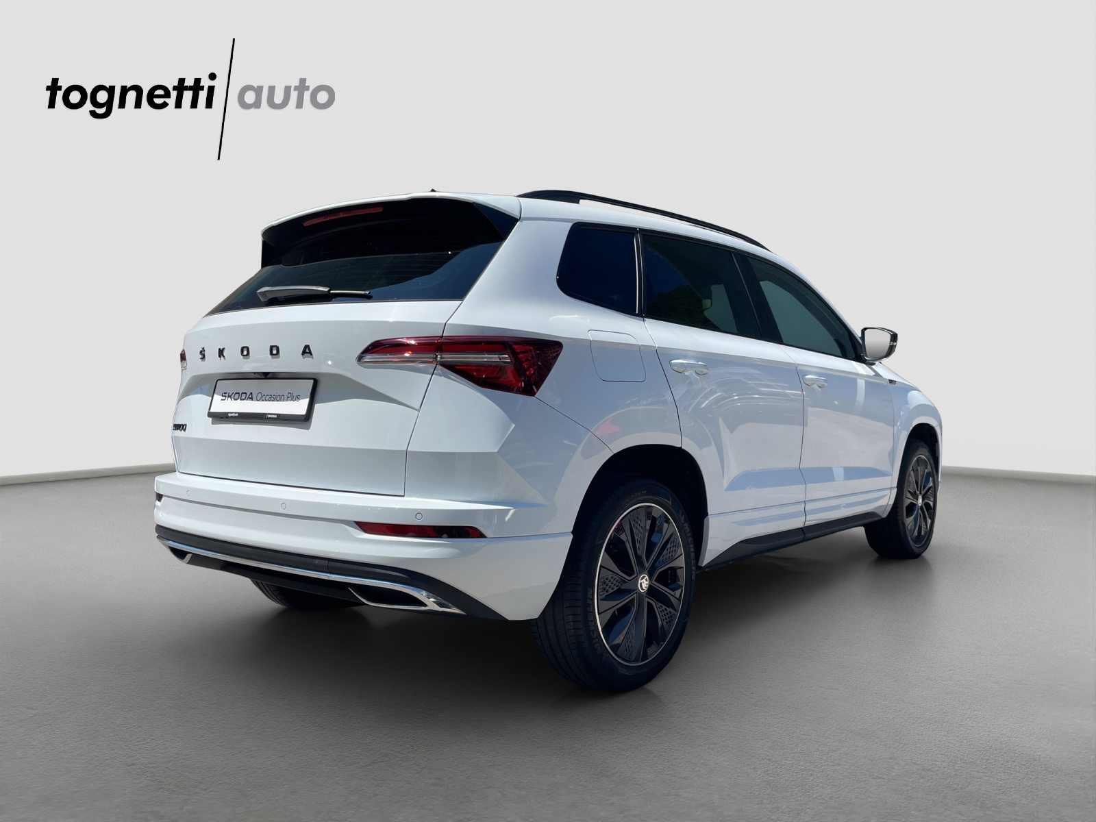 SKODA NEW KAROQ SportLine, Petrol, Second hand / Used, Automatic - 4