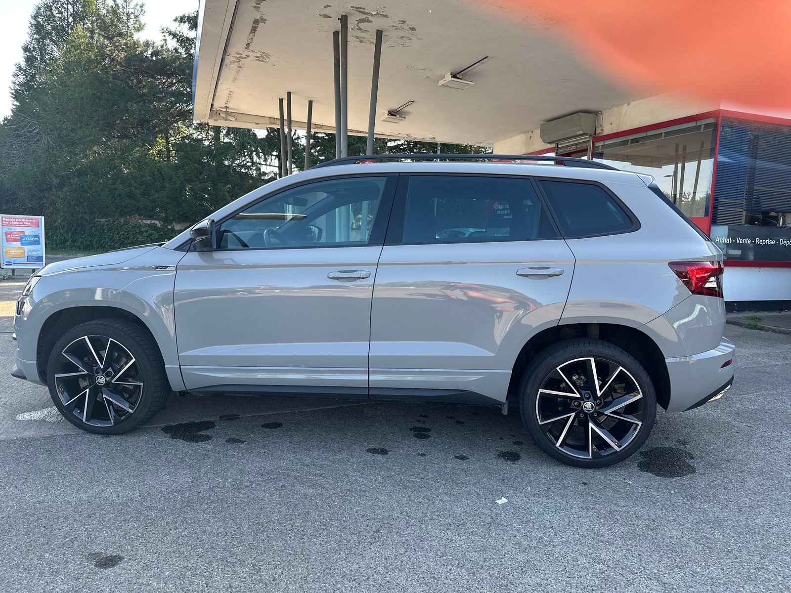 SKODA Karoq 1.5 TSI ACT SportLine DSG, Benzin, Occasion / Gebraucht, Automatik - 7