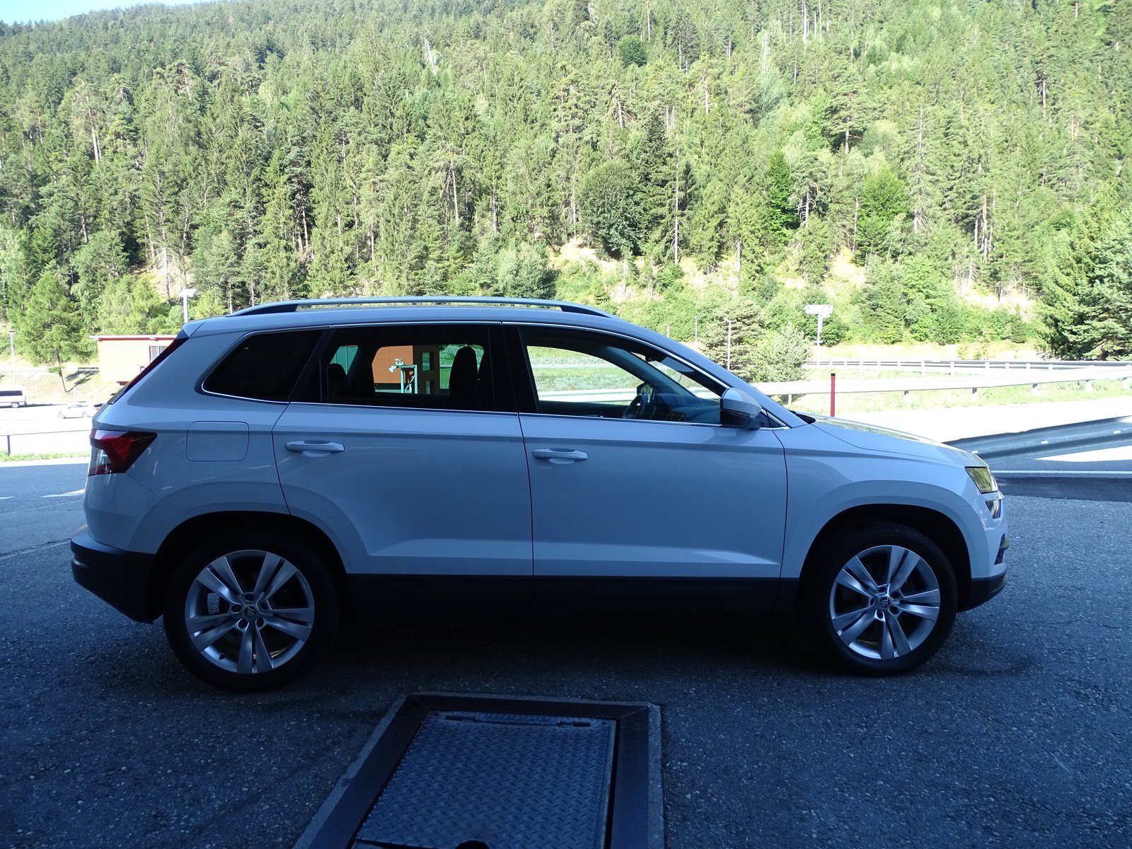 SKODA Karoq 2.0 TDI CR Ambition 4x4, Diesel, Second hand / Used, Manual - 7