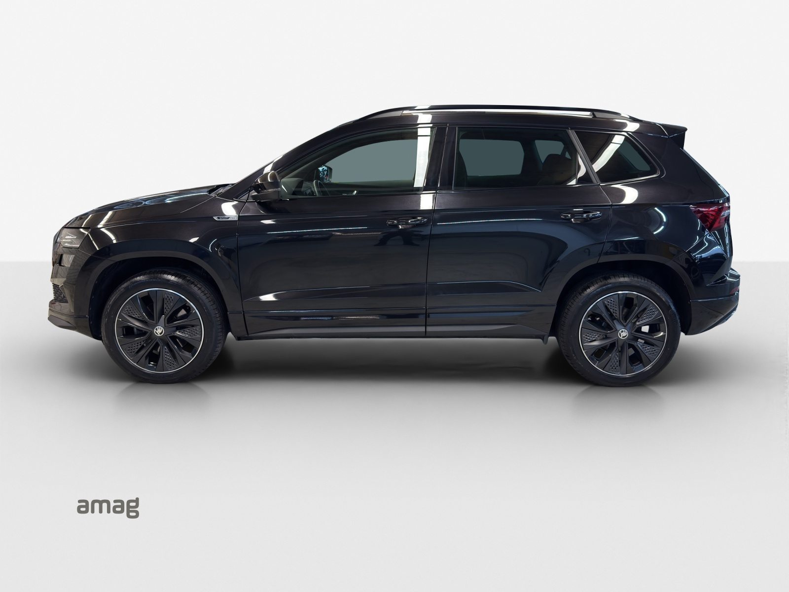 SKODA NEW KAROQ SportLine, Petrol, Second hand / Used, Automatic - 2