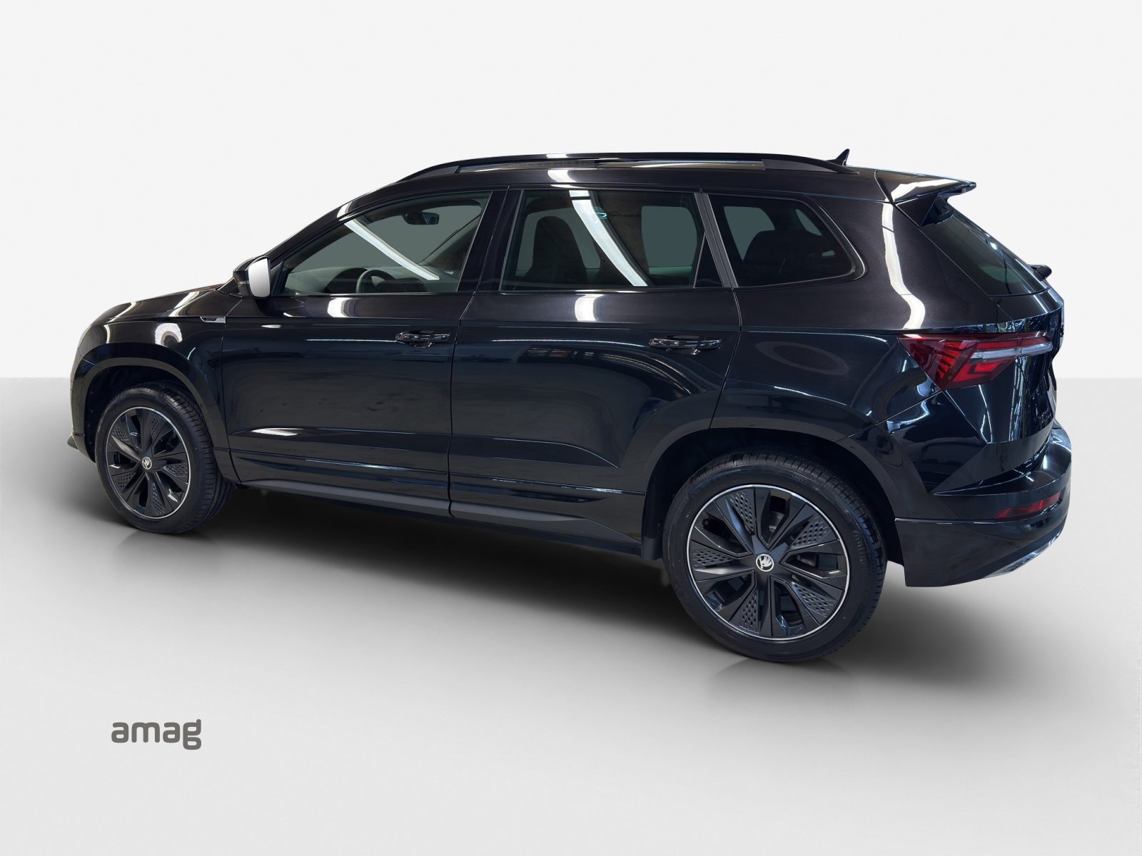 SKODA NEW KAROQ SportLine, Petrol, Second hand / Used, Automatic - 3