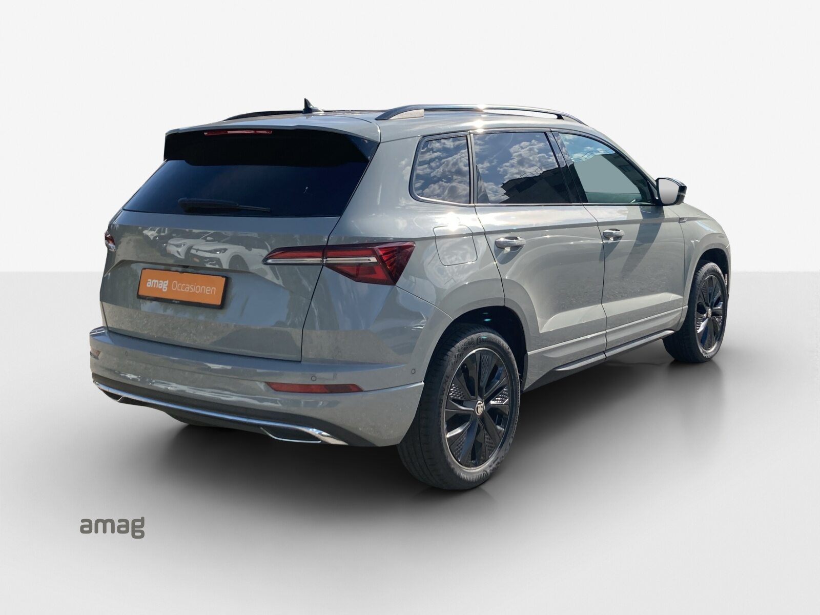 SKODA NEW KAROQ SportLine, Petrol, Second hand / Used, Automatic - 5