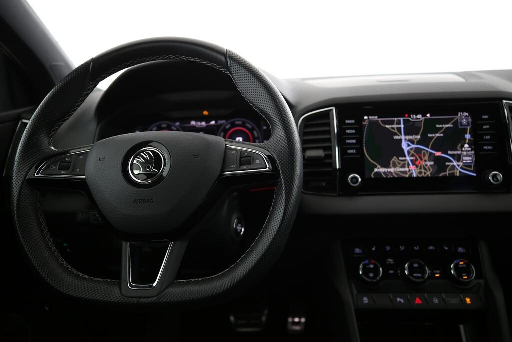 SKODA Karoq 2.0 TSI SportLine DSG 4x4, Benzin, Occasion / Gebraucht, Automatik - 5