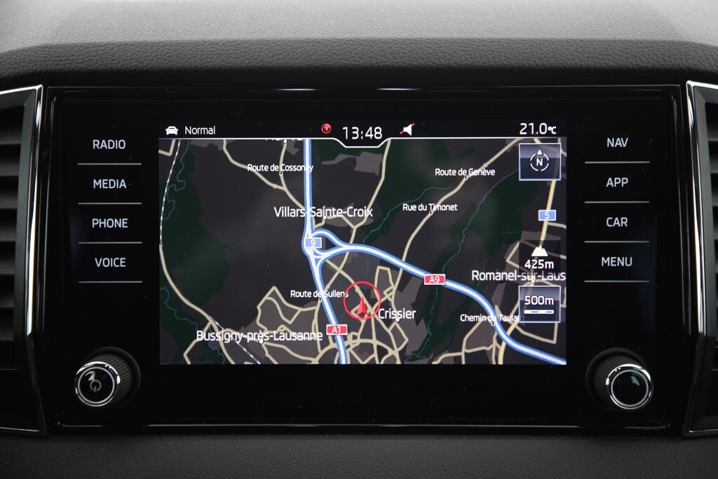 SKODA Karoq 2.0 TSI SportLine DSG 4x4, Benzin, Occasion / Gebraucht, Automatik - 6