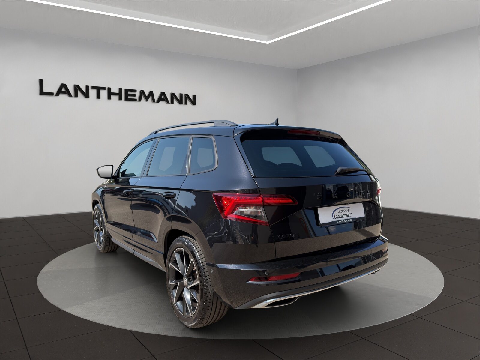 SKODA KAROQ SportLine, Benzin, Occasion / Gebraucht, Automatik - 3
