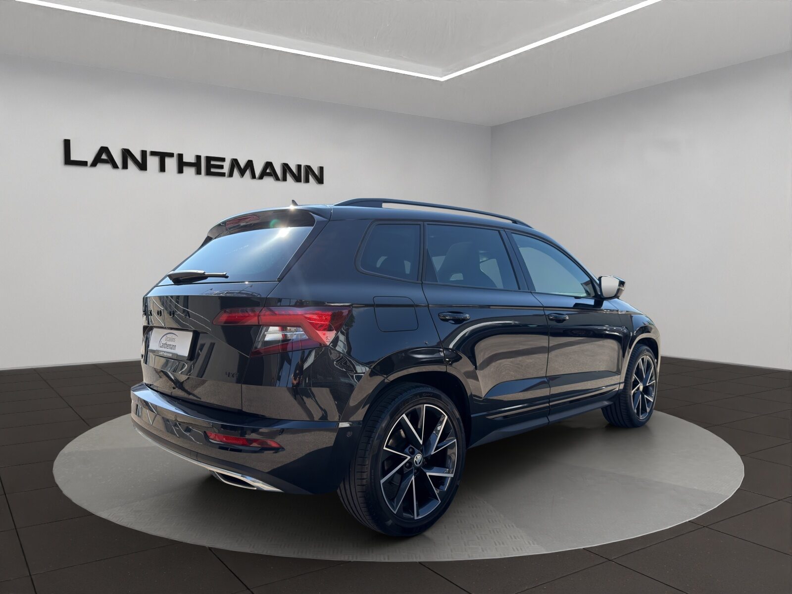 SKODA KAROQ SportLine, Benzin, Occasion / Gebraucht, Automatik - 5
