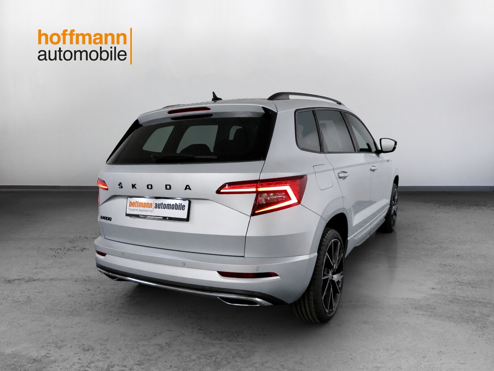 SKODA Karoq 1.5 TSI ACT SportLine DSG, Petrol, Second hand / Used, Automatic - 4
