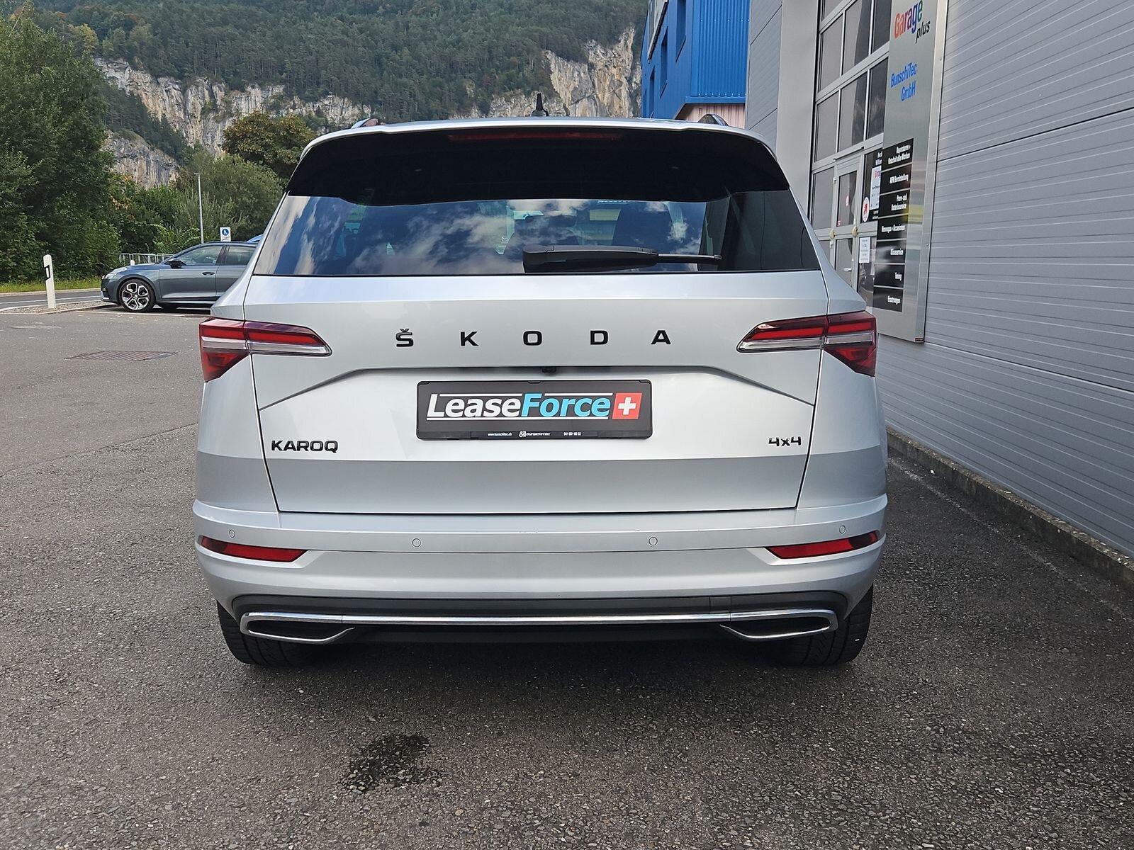 SKODA Karoq 2.0 TDI SportLine 4x4 DSG, Diesel, Occasion / Utilisé, Automatique - 4