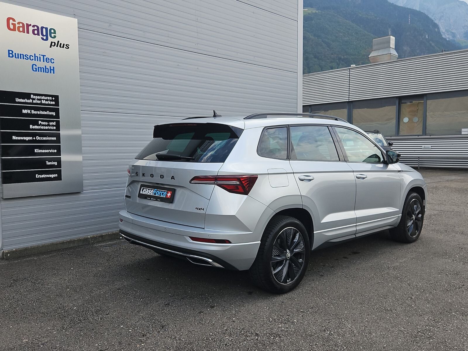 SKODA Karoq 2.0 TDI SportLine 4x4 DSG, Diesel, Occasion / Utilisé, Automatique - 5