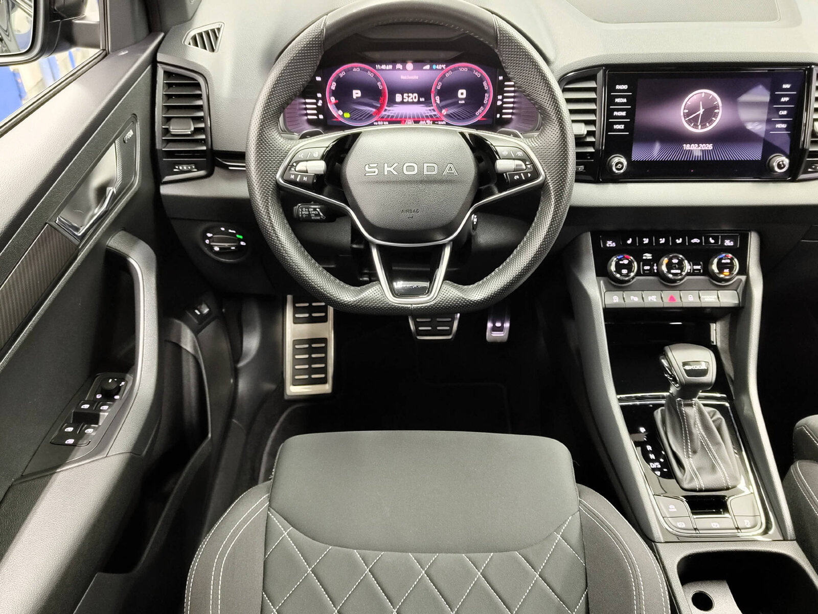 SKODA Karoq 1.5 TSI SportLine DSG, Benzin, Occasion / Gebraucht, Automatik - 5