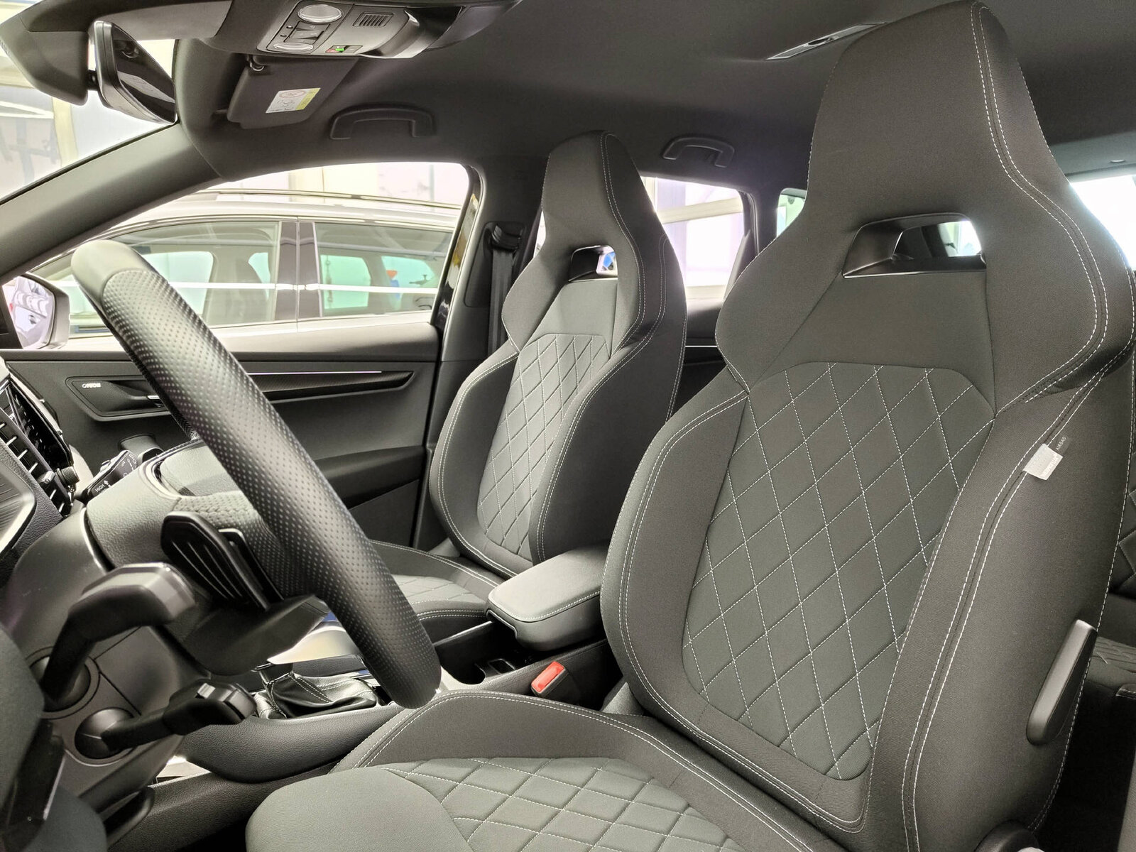 SKODA Karoq 1.5 TSI SportLine DSG, Benzin, Occasion / Gebraucht, Automatik - 6