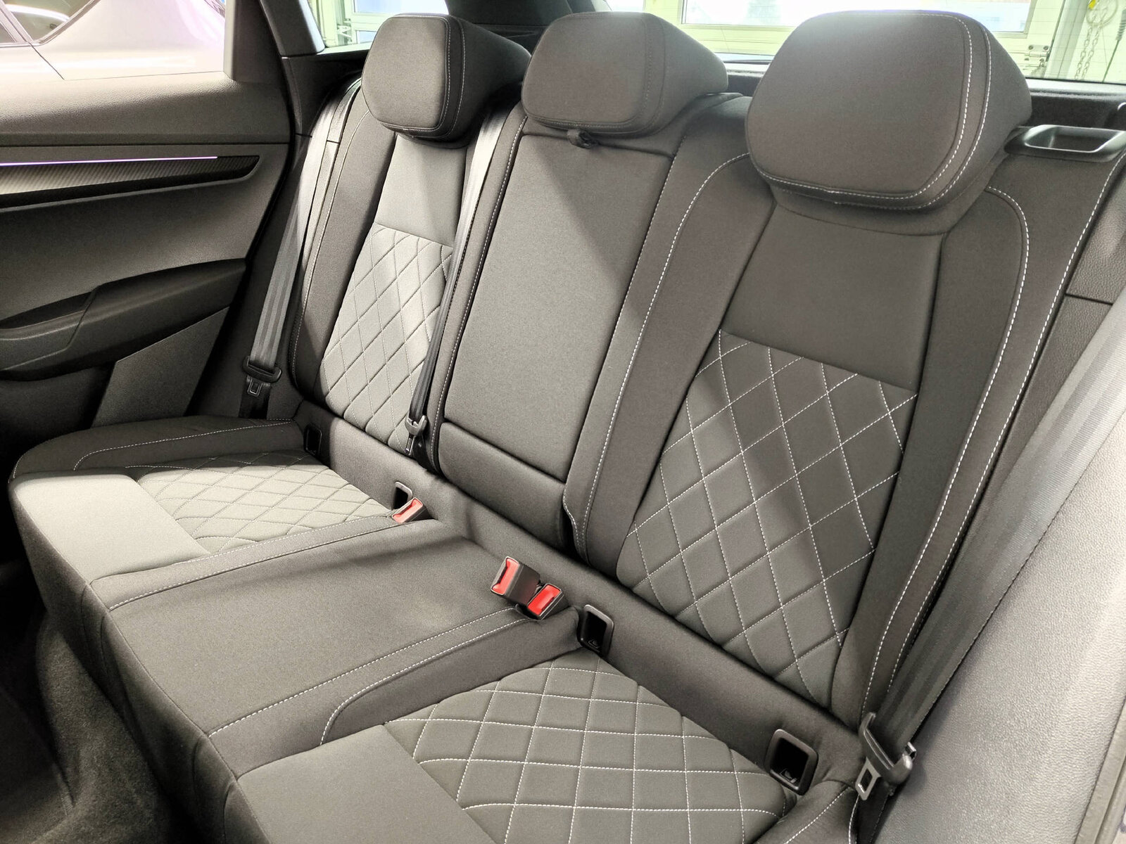 SKODA Karoq 1.5 TSI SportLine DSG, Benzin, Occasion / Gebraucht, Automatik - 7