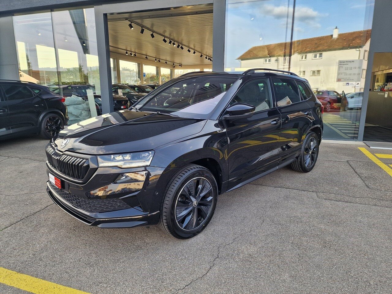 SKODA Karoq Sportline, Benzin, Occasion / Gebraucht, Automatik - 2
