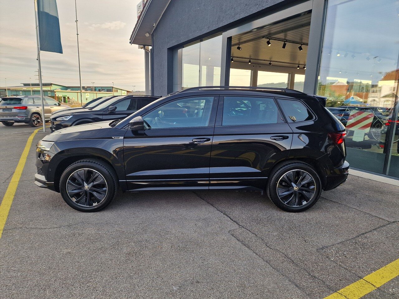 SKODA Karoq Sportline, Benzin, Occasion / Gebraucht, Automatik - 3