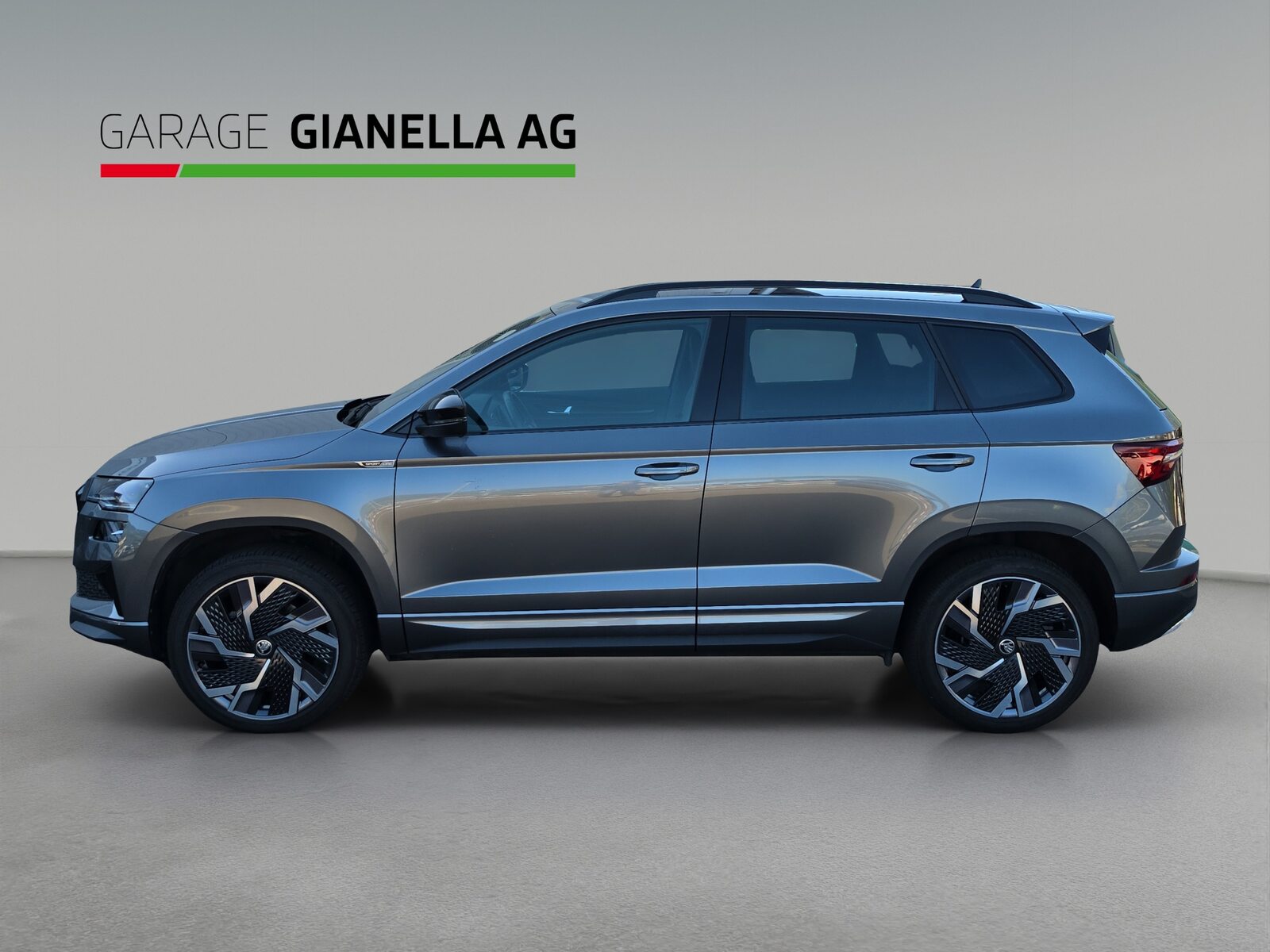 SKODA Karoq SportLine, Petrol, Second hand / Used, Automatic - 2