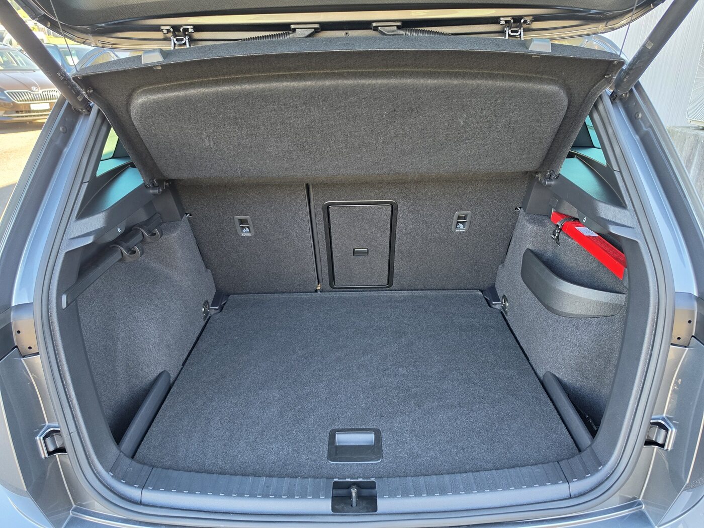 SKODA Karoq SportLine, Petrol, Second hand / Used, Automatic - 5