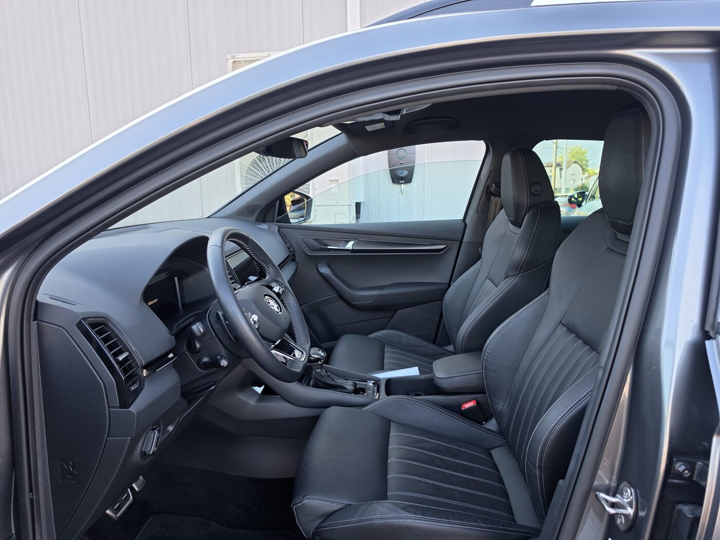 SKODA Karoq SportLine, Petrol, Second hand / Used, Automatic - 7
