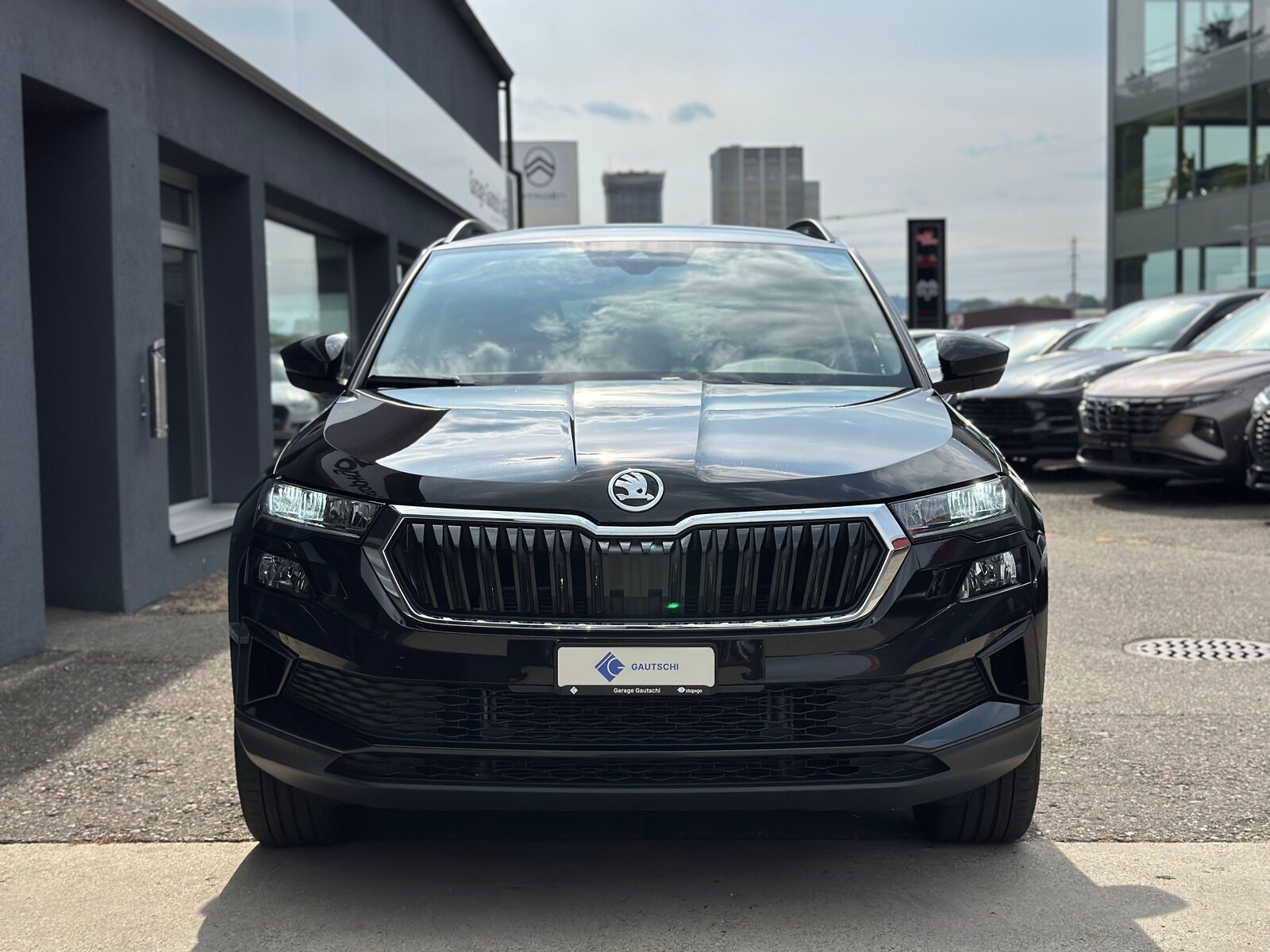 SKODA Karoq 2.0 TDI CR Ambition 4x4 DSG, Diesel, Second hand / Used, Automatic - 2