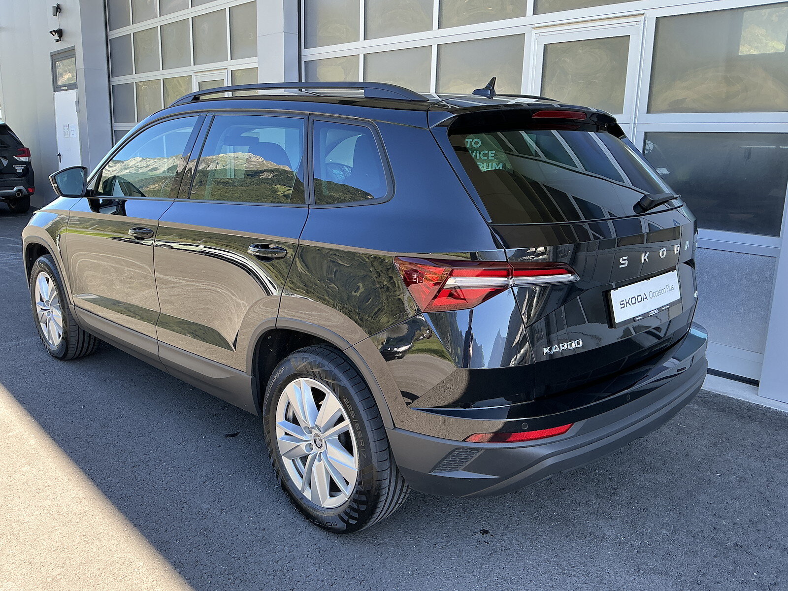 SKODA Karoq 2.0 TDI Selection 4x4 DSG, Diesel, Occasion / Gebraucht, Automatik - 2