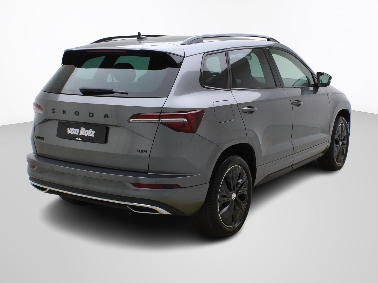 SKODA Karoq 2.0 TSI SportLine 4x4 DSG, Petrol, Second hand / Used, Automatic - 4
