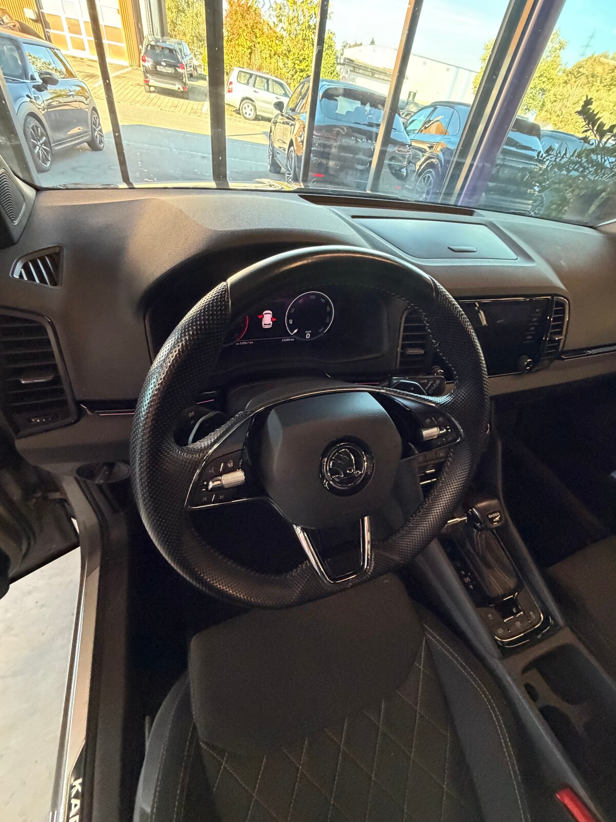 SKODA Karoq 2.0 TSI SportLine 4x4 DSG, Benzin, Occasion / Gebraucht, Automatik - 6