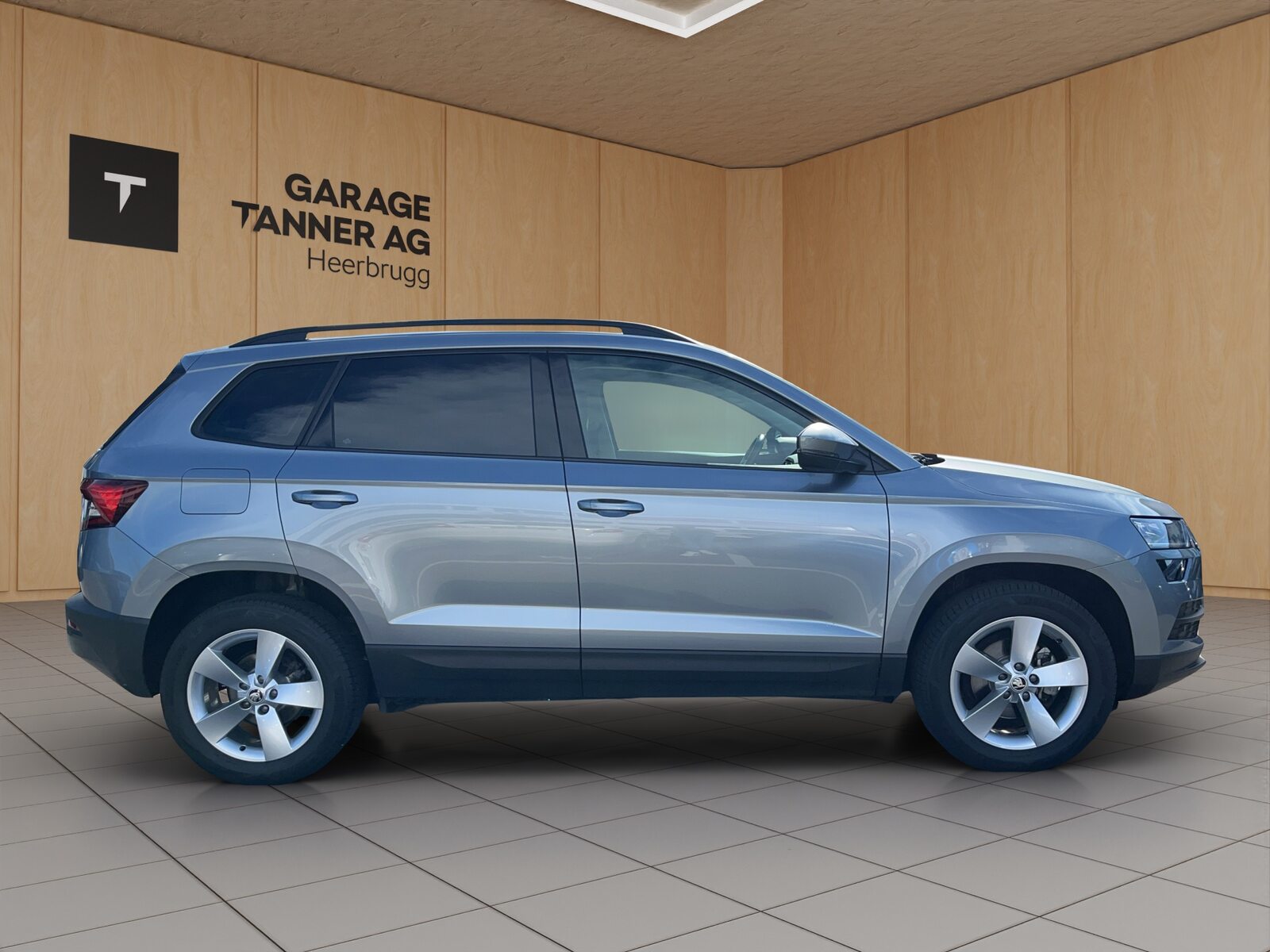 SKODA KAROQ Ambition, Petrol, Second hand / Used, Automatic - 4