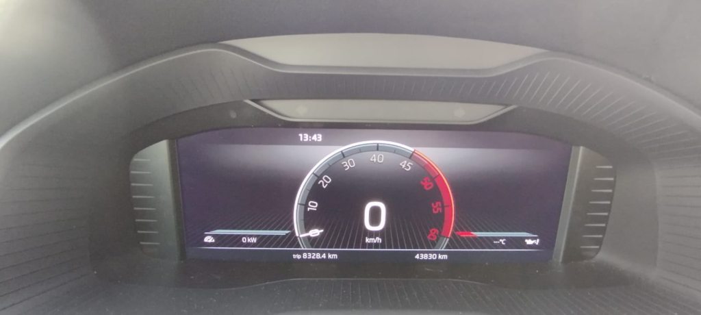 SKODA KAROQ 2.0 TDI Style 4x4 DSG, Diesel, Occasion / Gebraucht, Automatik - 6
