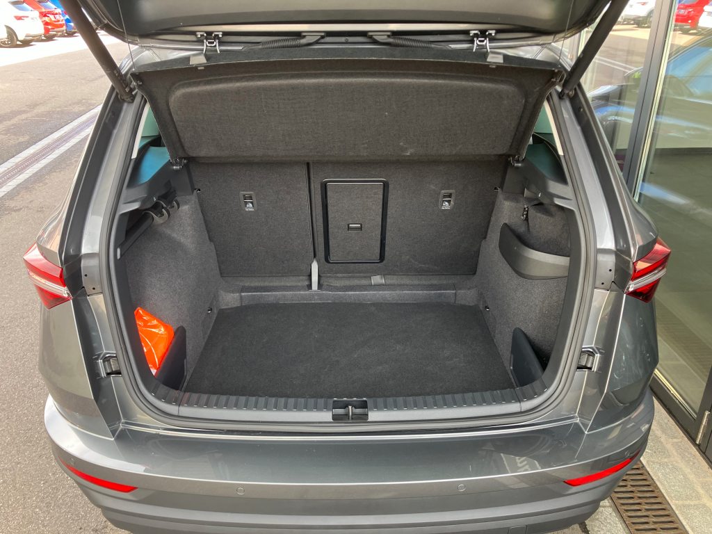 SKODA KAROQ 1.5 TSI Selection DSG, Benzin, Occasion / Gebraucht, Automatik - 6