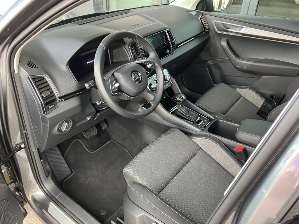 SKODA KAROQ 1.5 TSI Selection DSG, Benzin, Occasion / Gebraucht, Automatik - 4