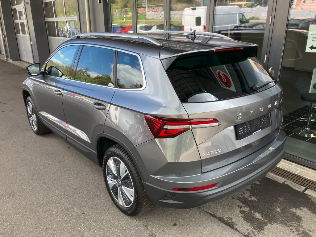 SKODA KAROQ 1.5 TSI Selection DSG, Benzin, Occasion / Gebraucht, Automatik - 3