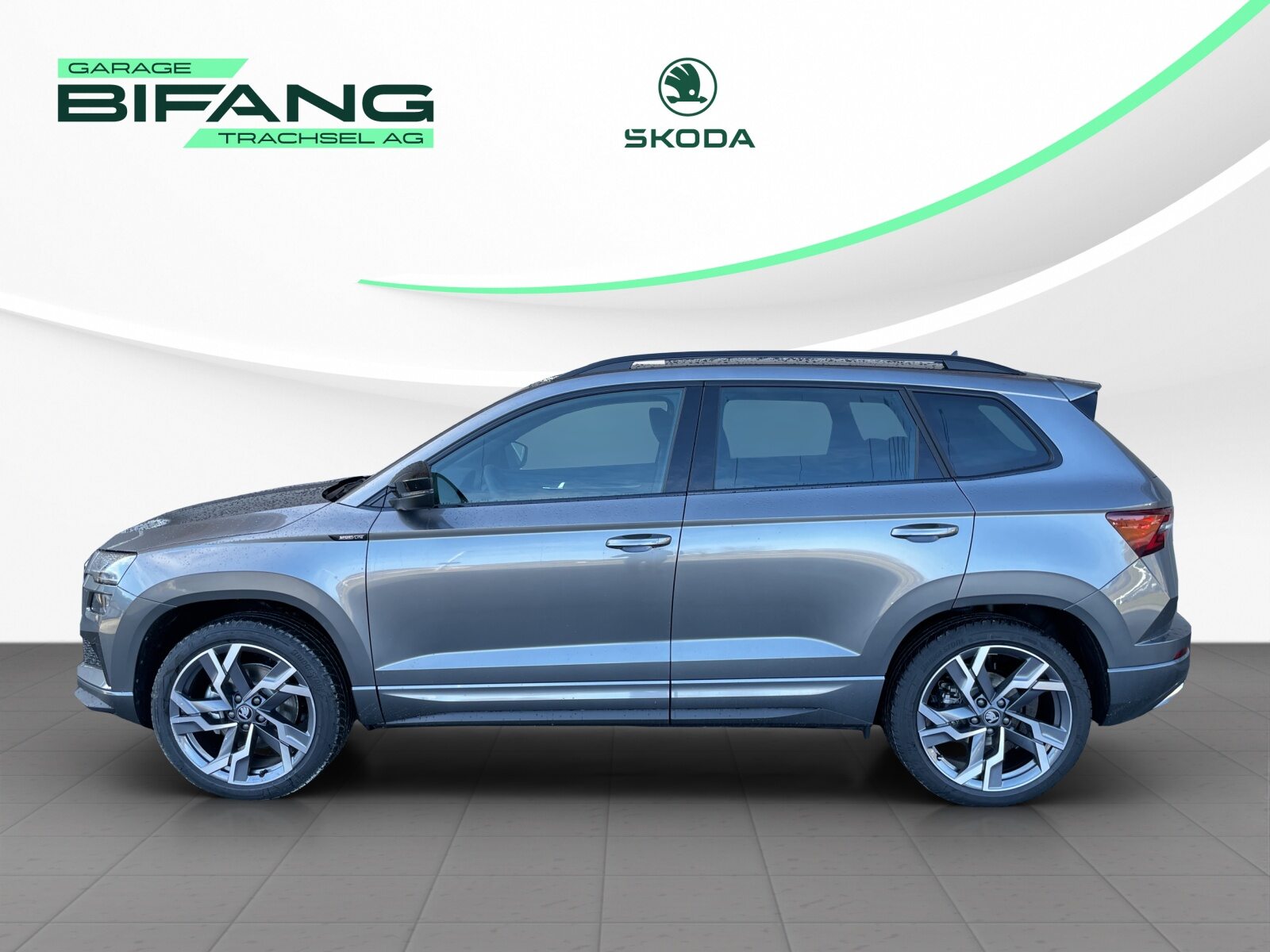 SKODA Karoq Sportline, Petrol, Ex-demonstrator, Automatic - 3