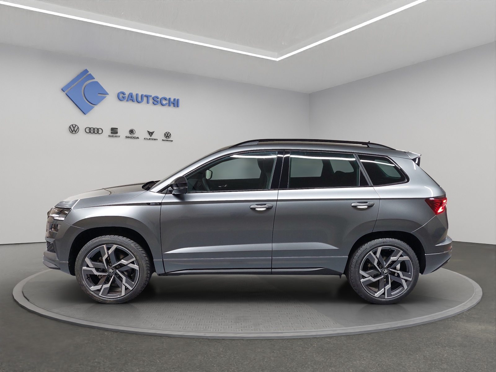 SKODA Karoq 2.0 TSI SportLine 4x4 DSG, Petrol, Ex-demonstrator, Automatic - 2