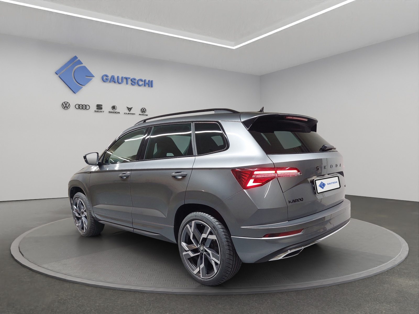 SKODA Karoq 2.0 TSI SportLine 4x4 DSG, Petrol, Ex-demonstrator, Automatic - 3