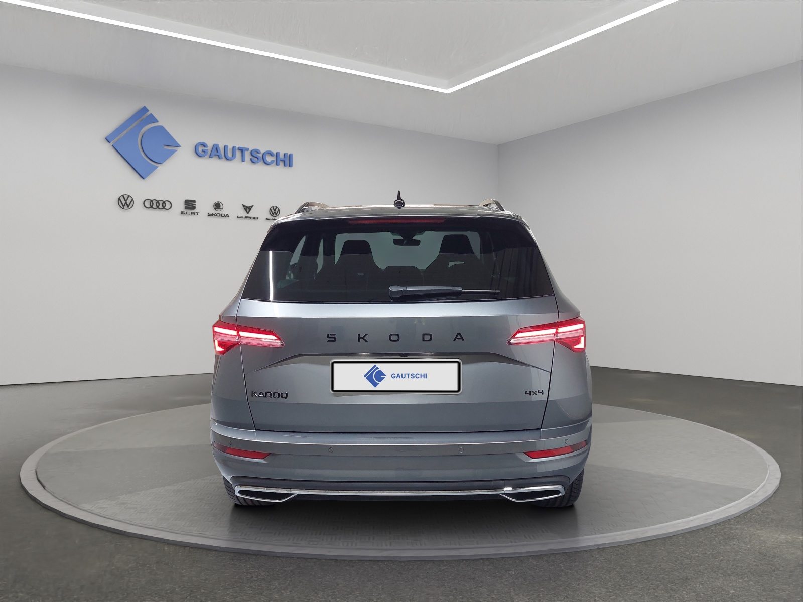 SKODA Karoq 2.0 TSI SportLine 4x4 DSG, Petrol, Ex-demonstrator, Automatic - 4