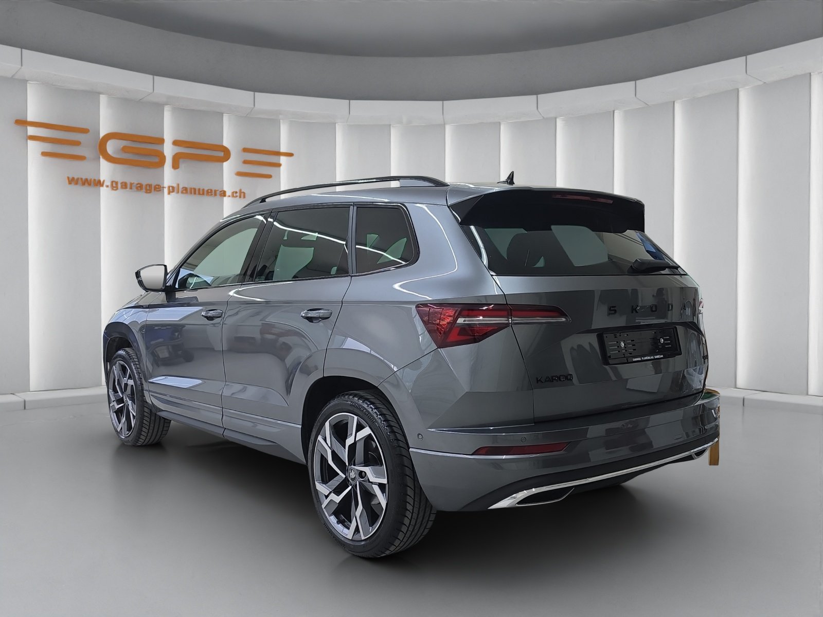 SKODA Karoq 2.0 TSI SportLine 4x4 DSG, Petrol, Ex-demonstrator, Automatic - 5