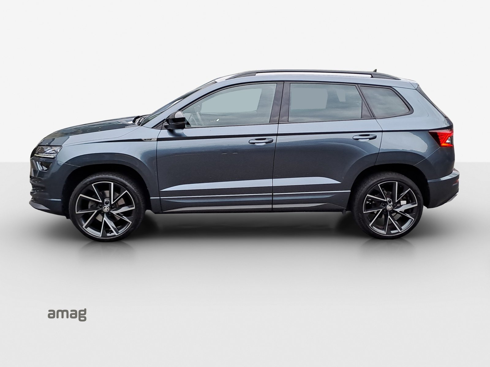 SKODA KAROQ SportLine, Petrol, Second hand / Used, Automatic - 2