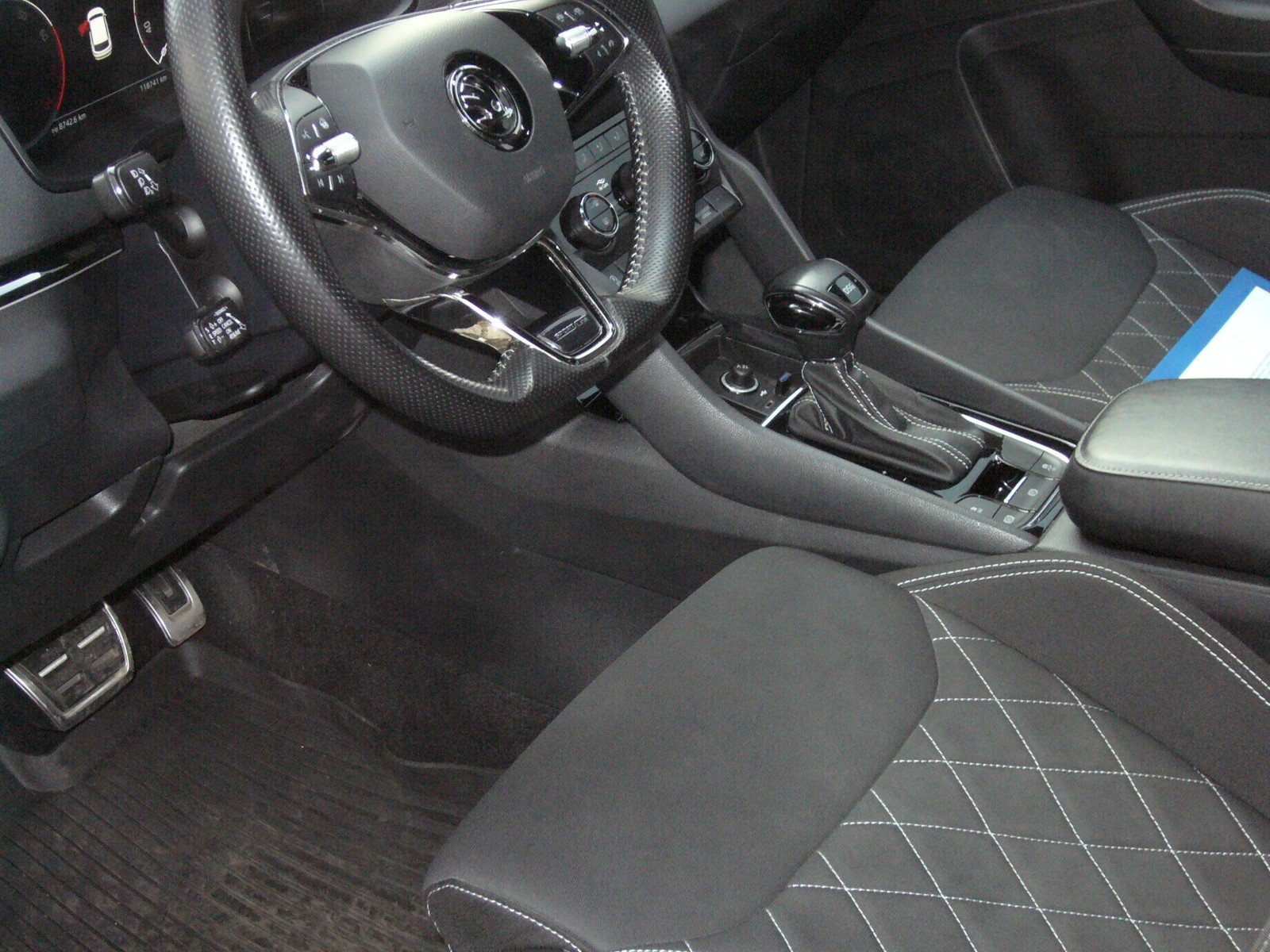 SKODA Karoq 1.5 TSI ACT SportLine DSG, Benzin, Occasion / Gebraucht, Automat - 5