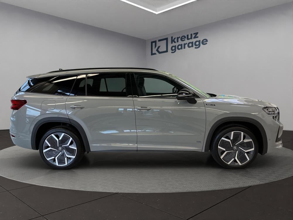 SKODA KODIAQ 1.5 TSI PHEV SportLine 2WD, Plug-in-Hybrid Benzina/Elettrica, Auto nuove, Automatico - 2