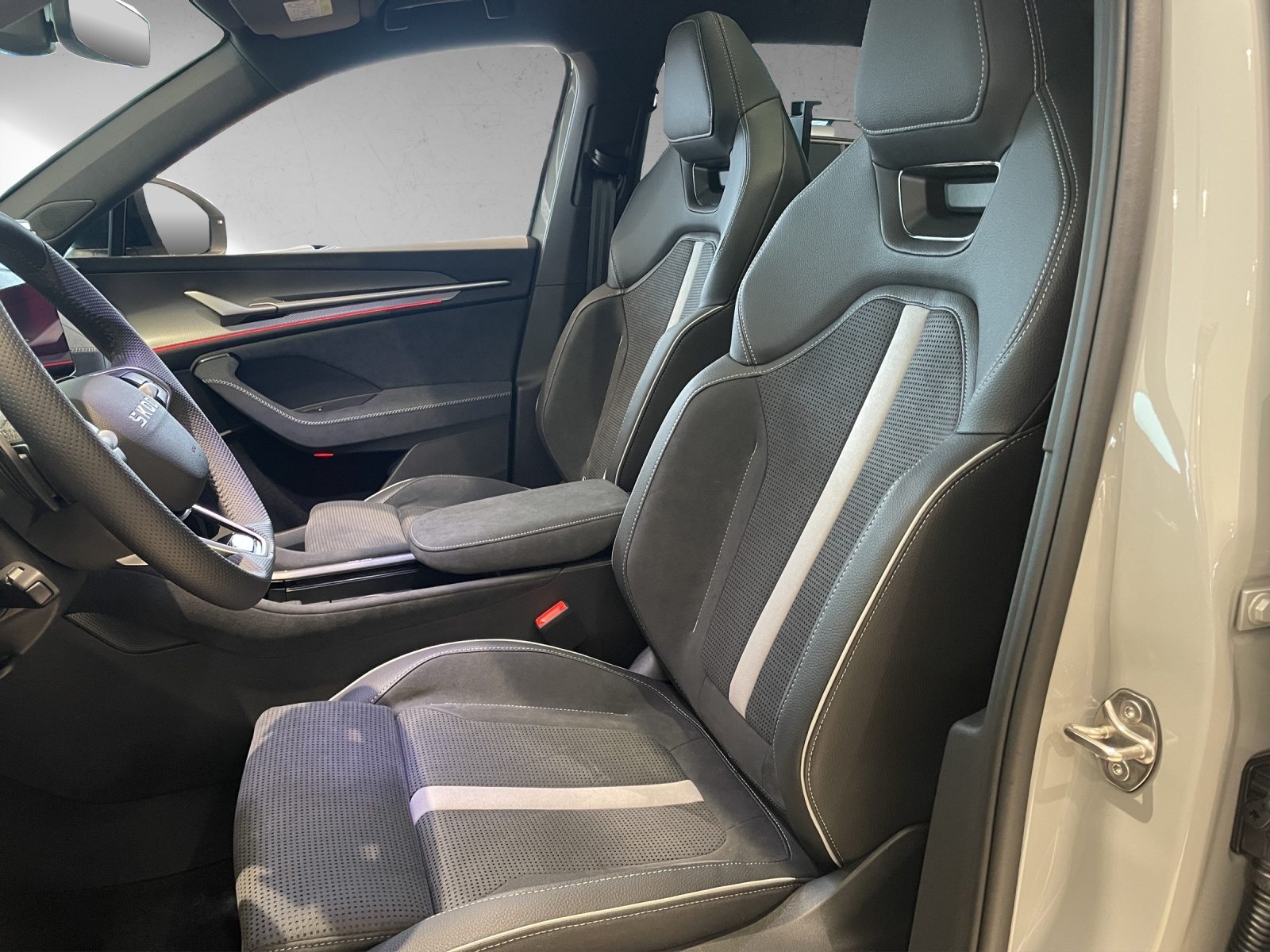 SKODA Kodiaq Sportline, Petrol, New car, Automatic - 6