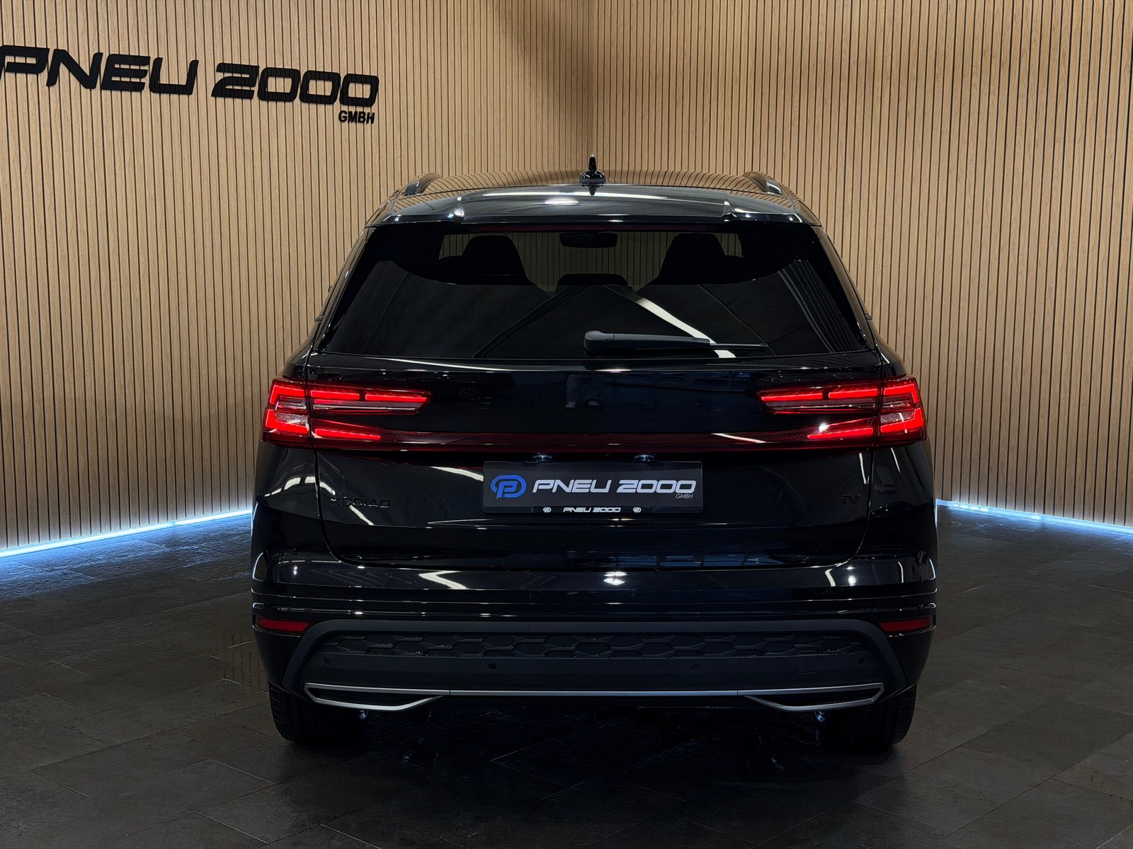 SKODA Kodiaq 1.5 TSI PHEV Sportline *Black Magic* 48Monate/1, Plug-in-Hybrid Benzina/Elettrica, Auto nuove, Automatico - 4