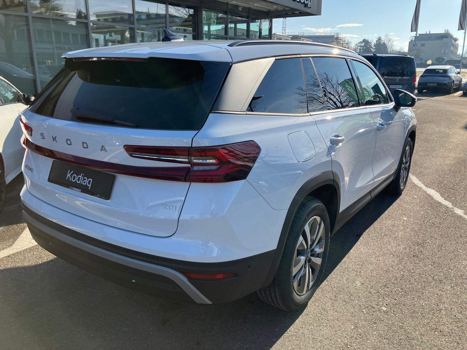 SKODA Kodiaq 2.0 TSI Dynamic 4x4 DSG, Benzin, Neuwagen, Automatik - 5