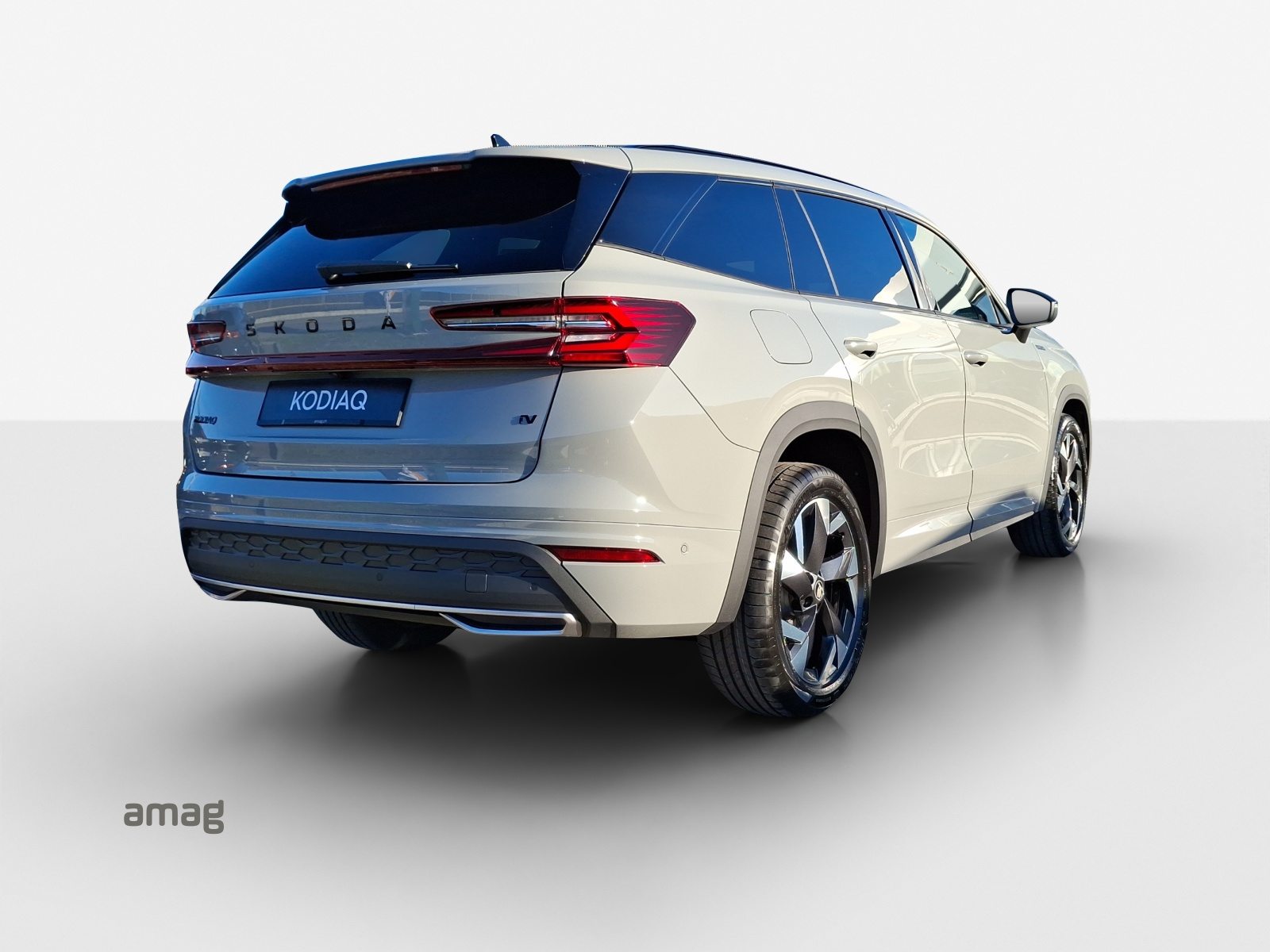 SKODA Kodiaq iV Sportline, Voll-Hybrid Benzin/Elektro, Neuwagen, Automatik - 5