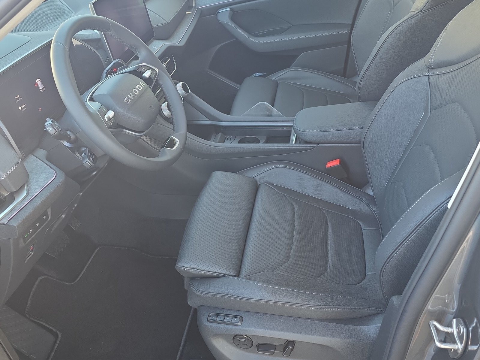 SKODA Kodiaq 2.0 TSI Dynamic 4x4, Petrol, New car, Automatic - 4