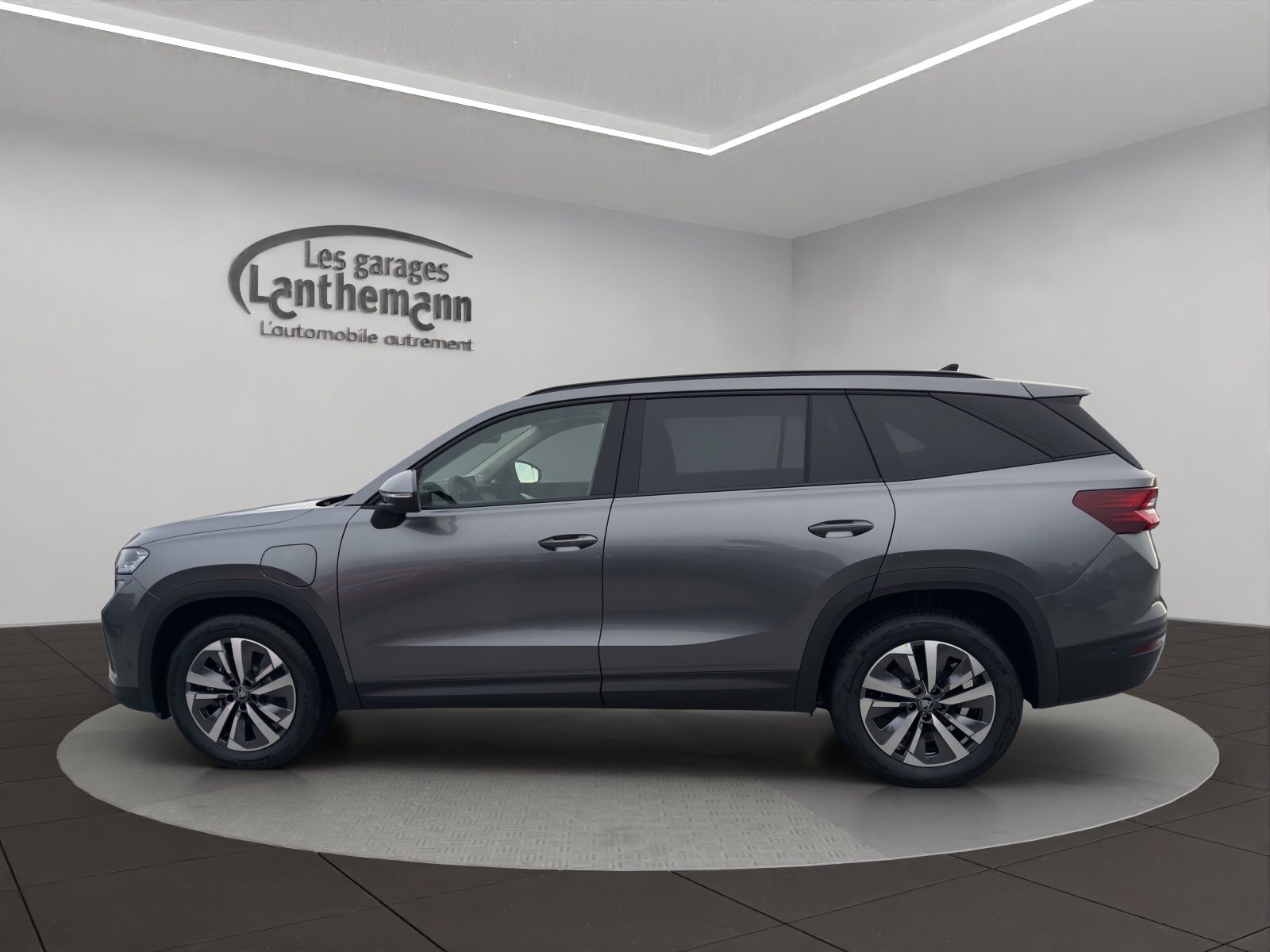SKODA Kodiaq iV Sportline, Hybride Integrale Benzina/Elettrica, Auto nuove, Automatico - 2