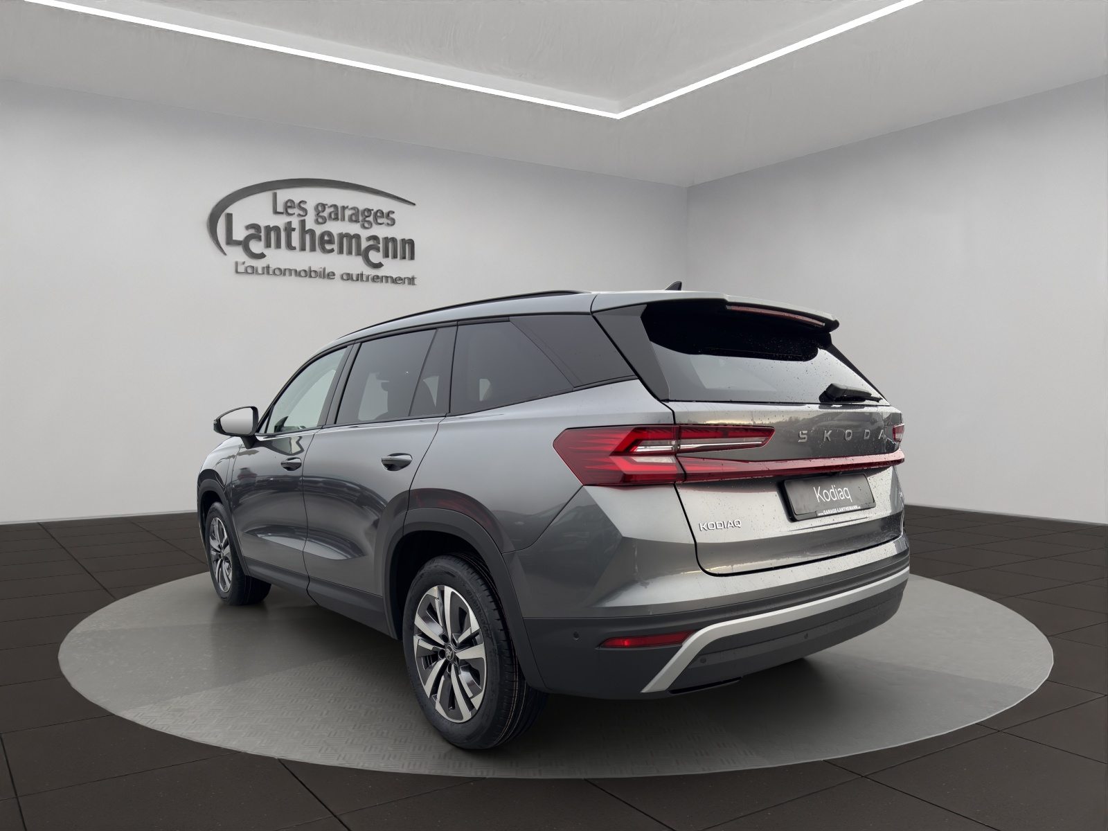 SKODA Kodiaq iV Sportline, Hybride Integrale Benzina/Elettrica, Auto nuove, Automatico - 3