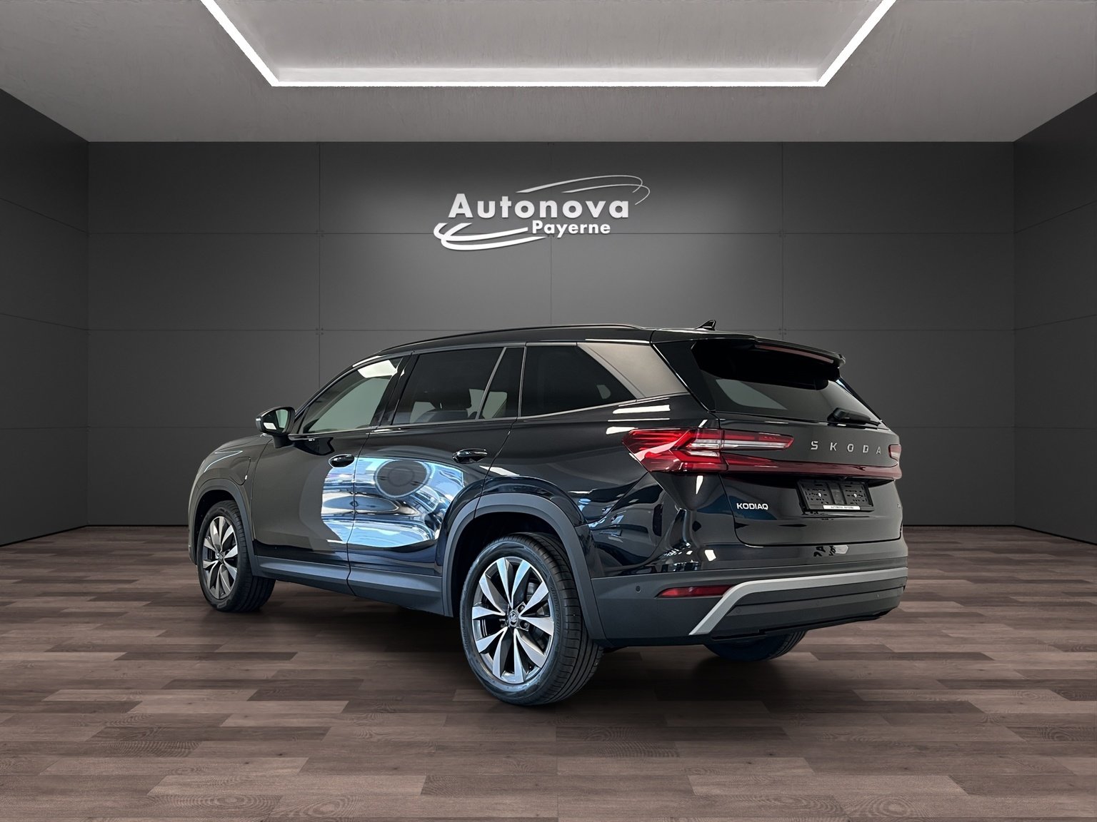 SKODA Kodiaq 1.5 TSI PHEV Dynamic, Plug-in-Hybrid Benzina/Elettrica, Auto nuove, Automatico - 4