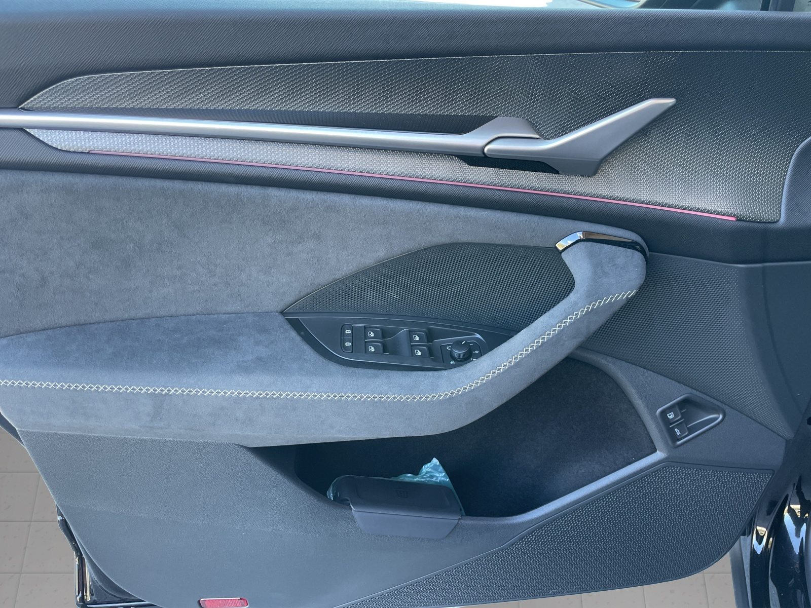 SKODA Kodiaq iV Sportline, Hybride Intégral Essence/Électricité, Voiture nouvelle, Automatique - 6