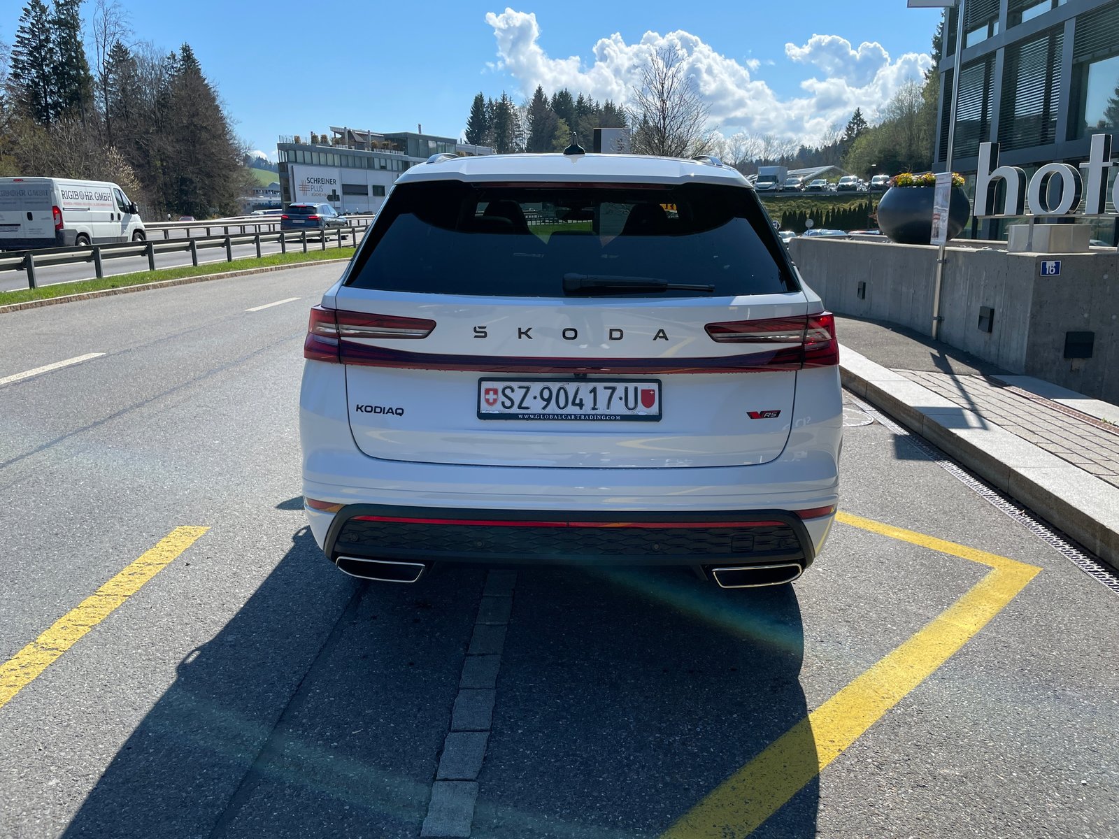 SKODA Kodiaq 2.0 TSI RS 4x4, 7-Sitzer, Standheizung, AHK, He, Benzin, Neuwagen, Automatik - 6