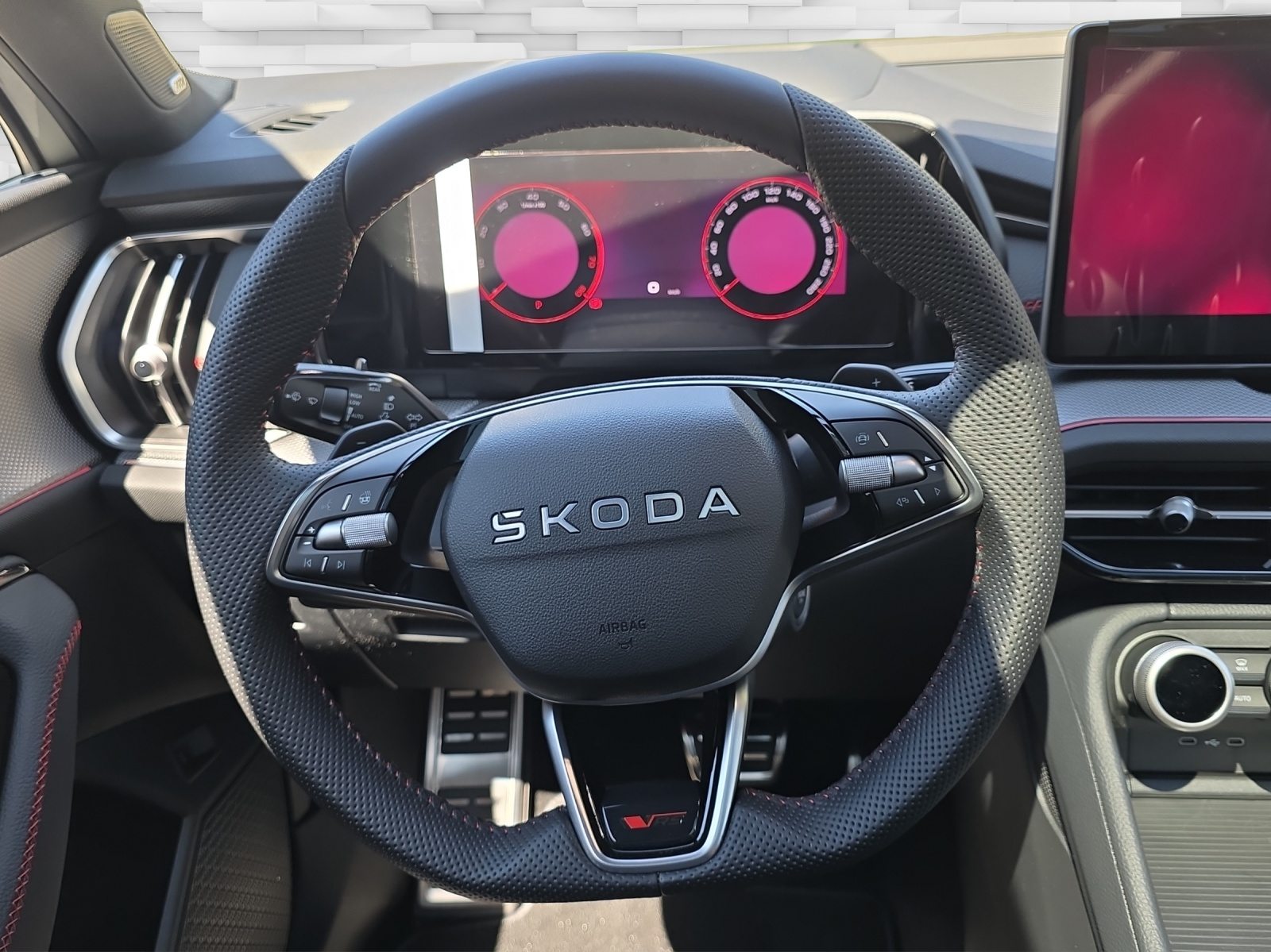 SKODA Kodiaq RS, Petrol, New car, Automatic - 6